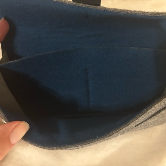 Tom’s Gray Bracelet/Wristlet – Card Slot & Zipper Pocket, Like New - Picture 5 of 6